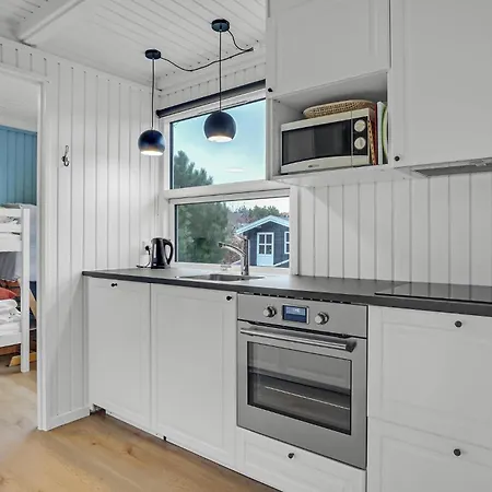 In Glesborg With Kitchen 펜션