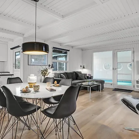 In Glesborg With Kitchen Holiday home