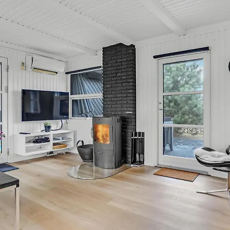 In Glesborg With Kitchen 펜션